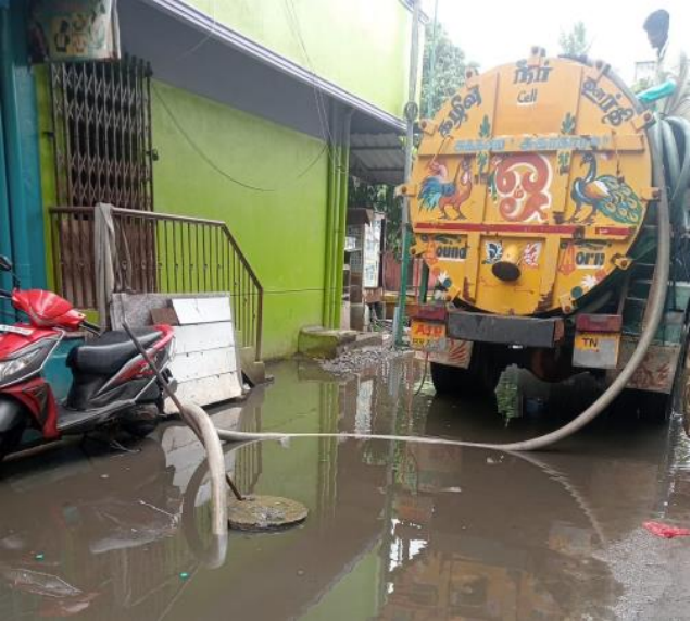 கழிவு நீர் ஊர்தி மூலமாக உடனடியாக அகற்றப்பட்டது