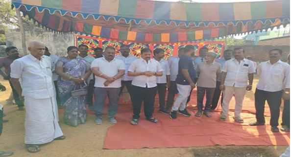 கென்னடி நகரில் அமைந்துள்ள விளையாட்டுத்திடலில் ரூ.56 இலட்சம் மதிப்பீட்டில் கைப்பந்து